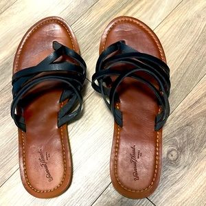 Universal thread black strappy sandals